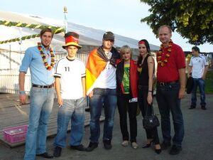 Florian Kubsch und Roland Mair beim Public Viewing in Königsbrunn